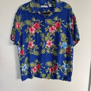 Cubavera Tropical Blue Shirt with Floral Design. Sz Large